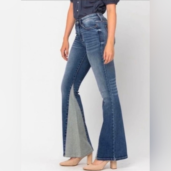 Judy Blue Denim - Judy Blue Flare Fit Inseam Panel High Rise Jeans Size 11/30.